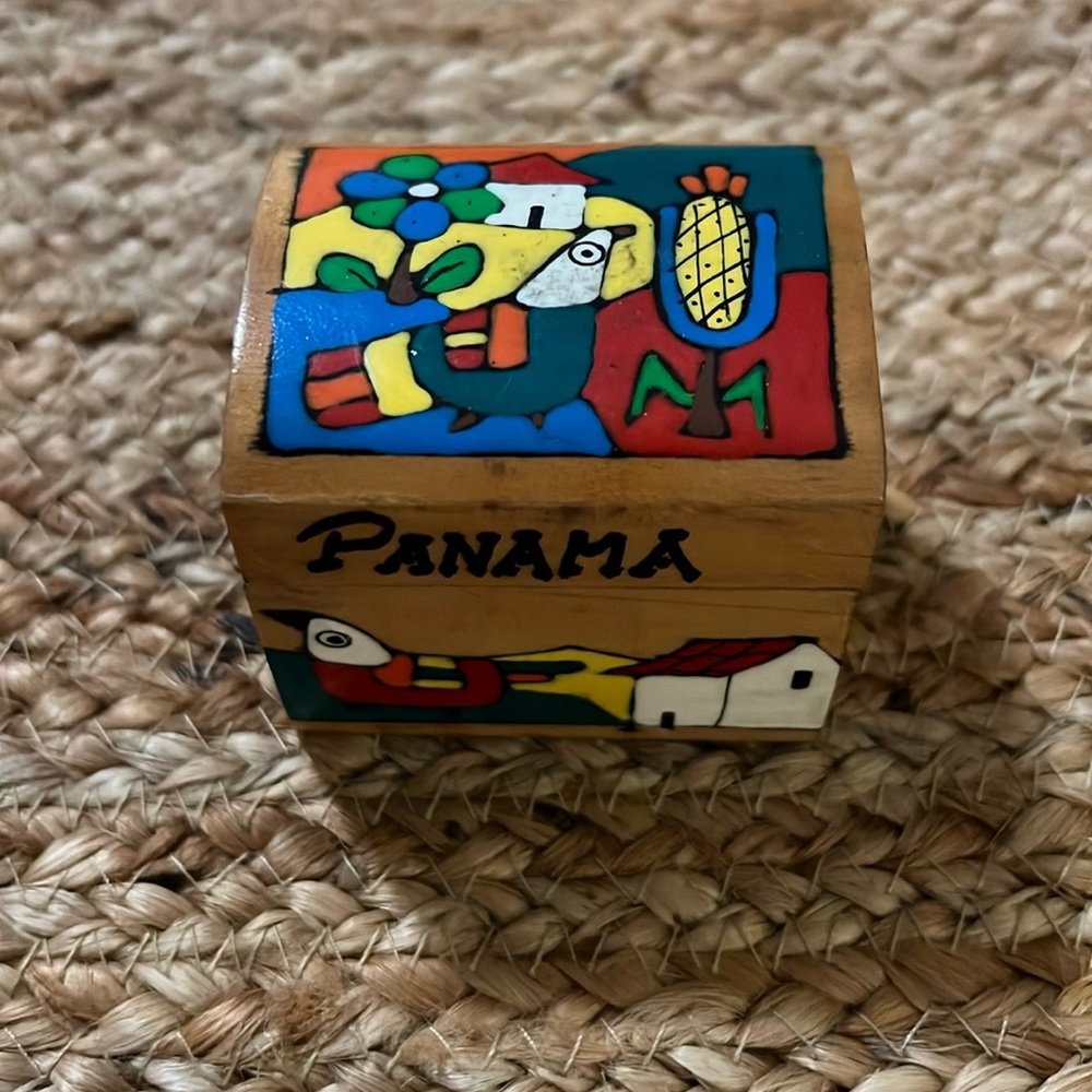 Vintage La Palma Folk Art Wood Trinket Box.